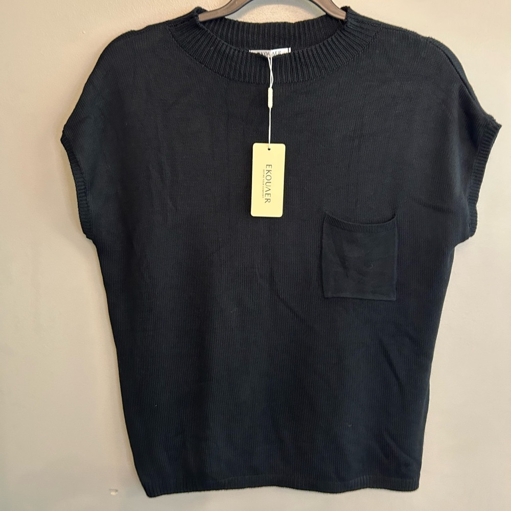 NWT Ekouaer black short sleeved sweater size M